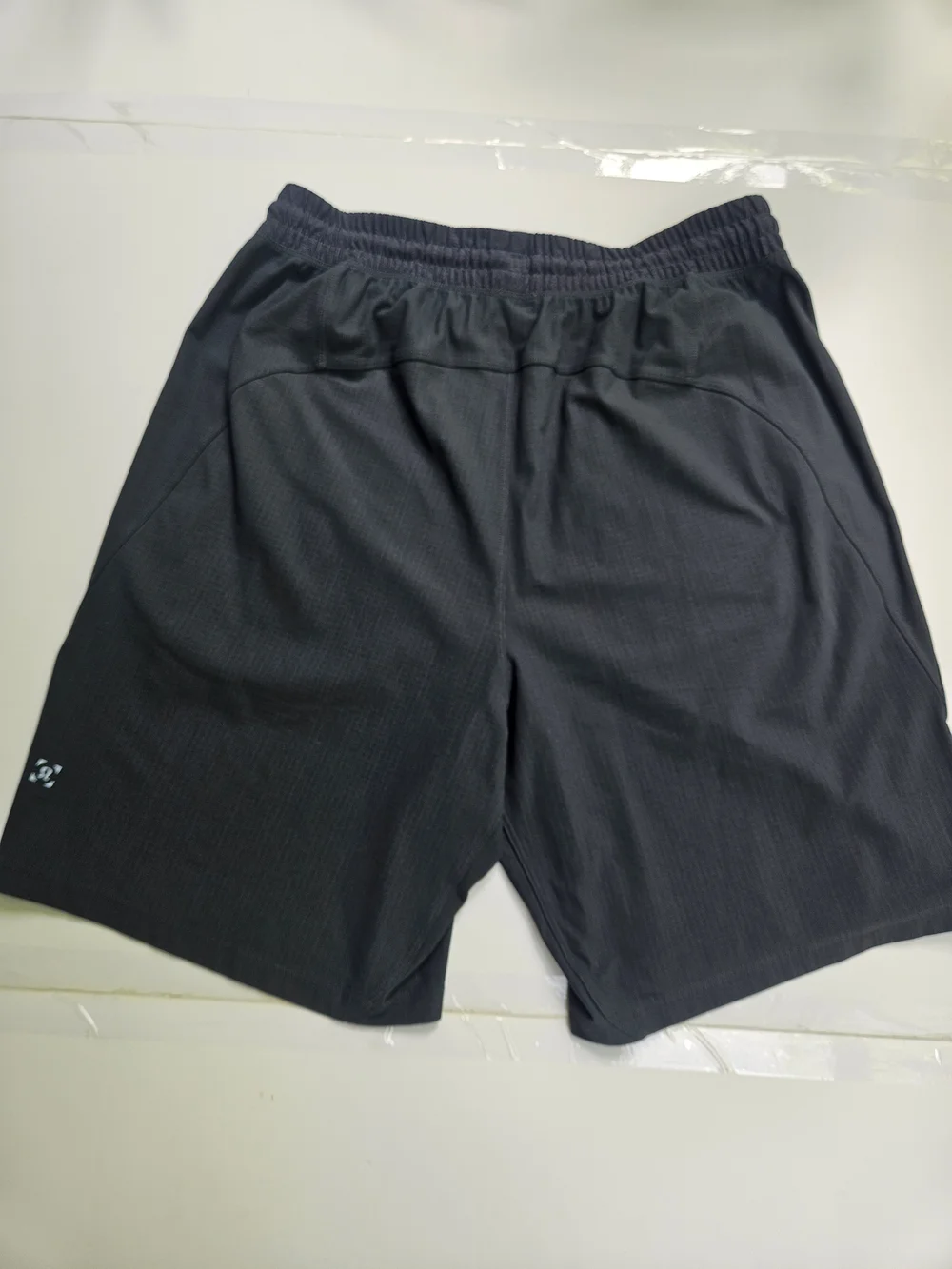 Lululemon Men's Black Textured Athletic Gym Running Shorts Size M Zip Pocket